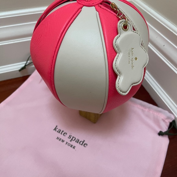 “Get Carried Away” Kate Spade Hot Air Balloon - Picture 6 of 6